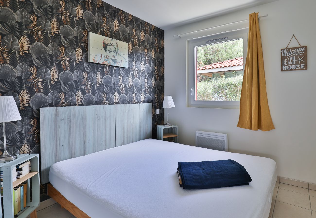 Villa in Parentis-en-Born - Lovely bright villa for 8 people