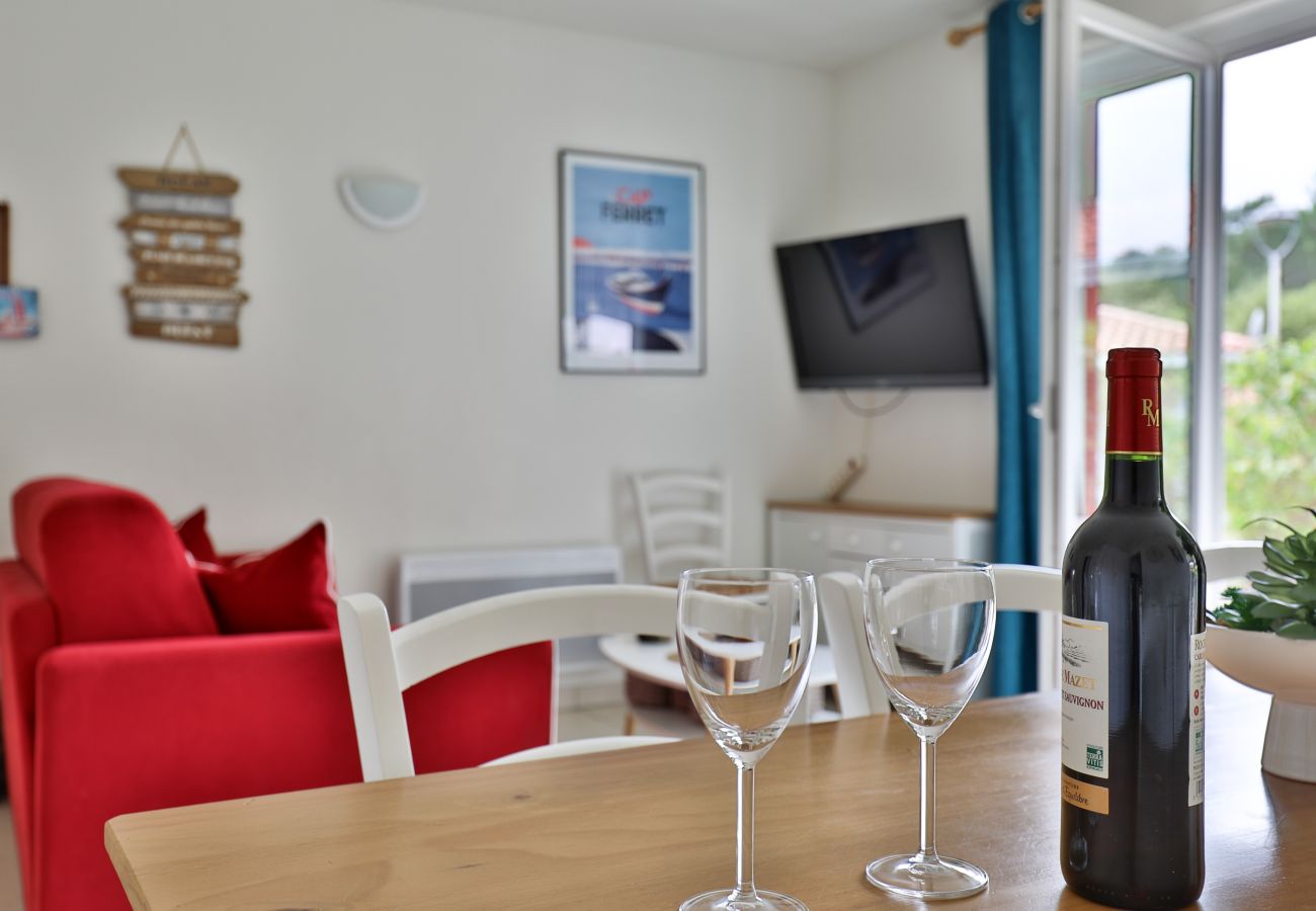 Villa in Parentis-en-Born - Lovely bright villa for 8 people