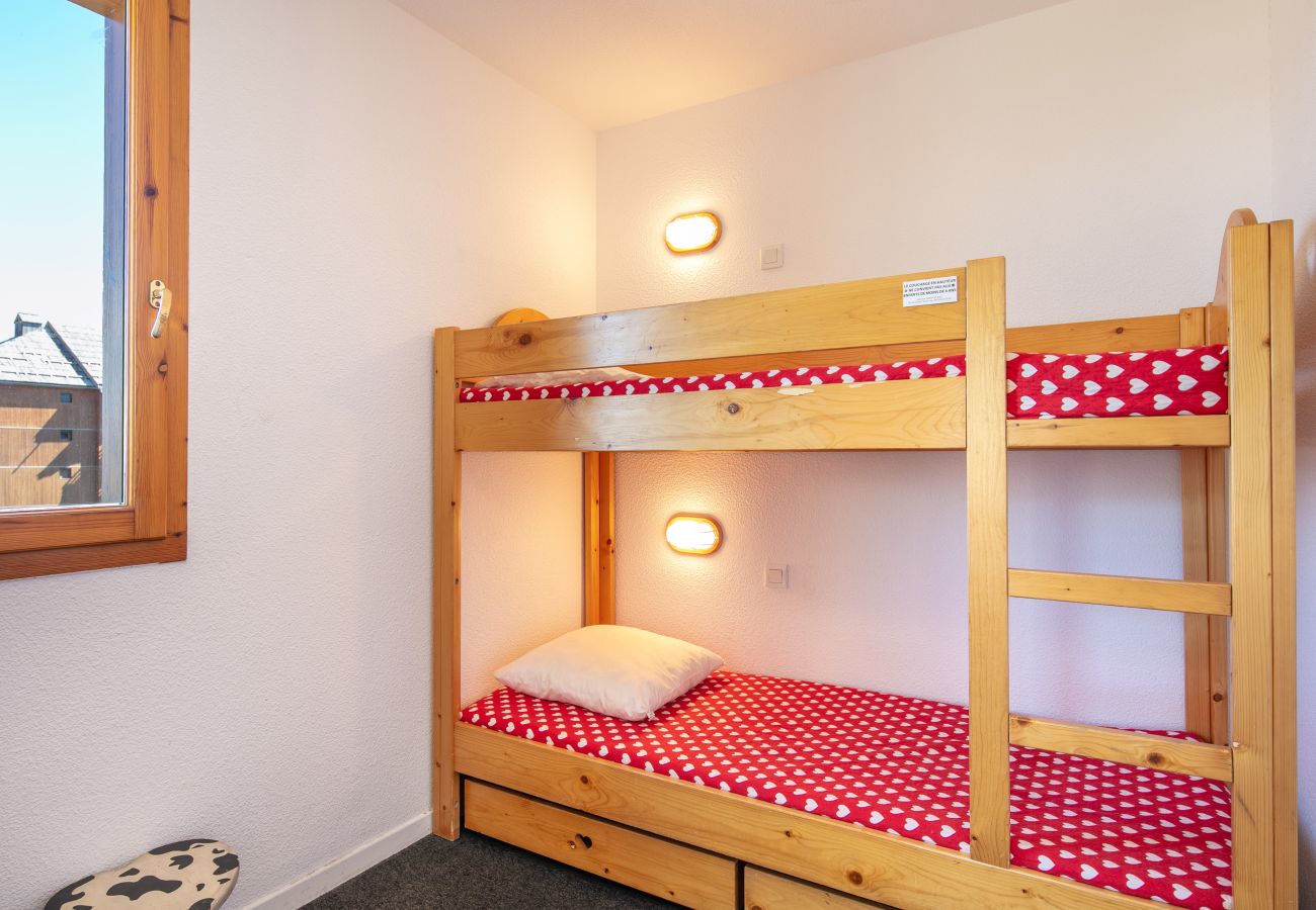 Apartment in Risoul - Nice apt or 5 pers slopes view