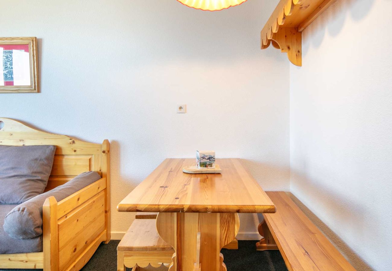 Studio in Risoul - Charming studio apartment with balcony, sleeps 4, mountain view