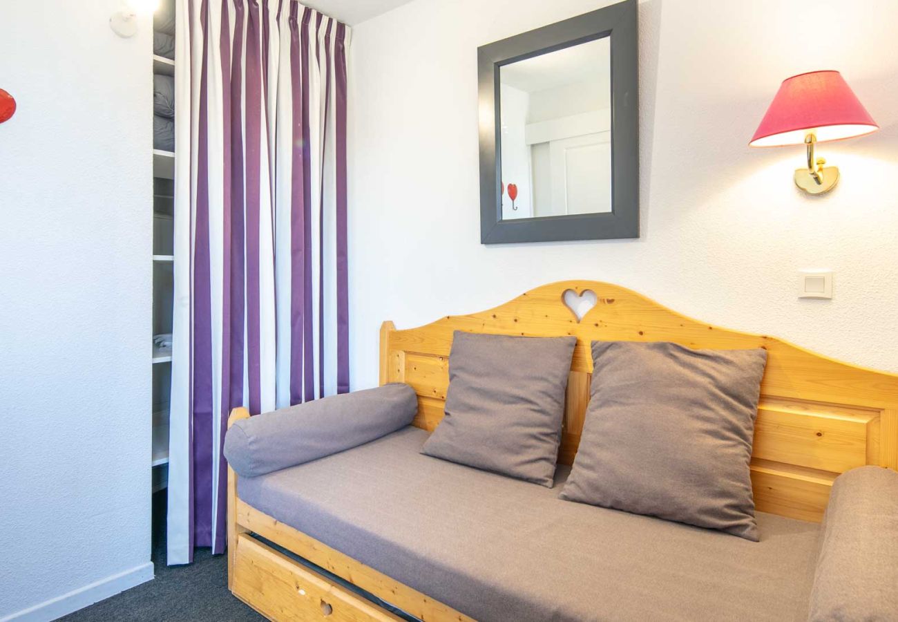 Studio in Risoul - Charming studio apartment with balcony, sleeps 4, mountain view