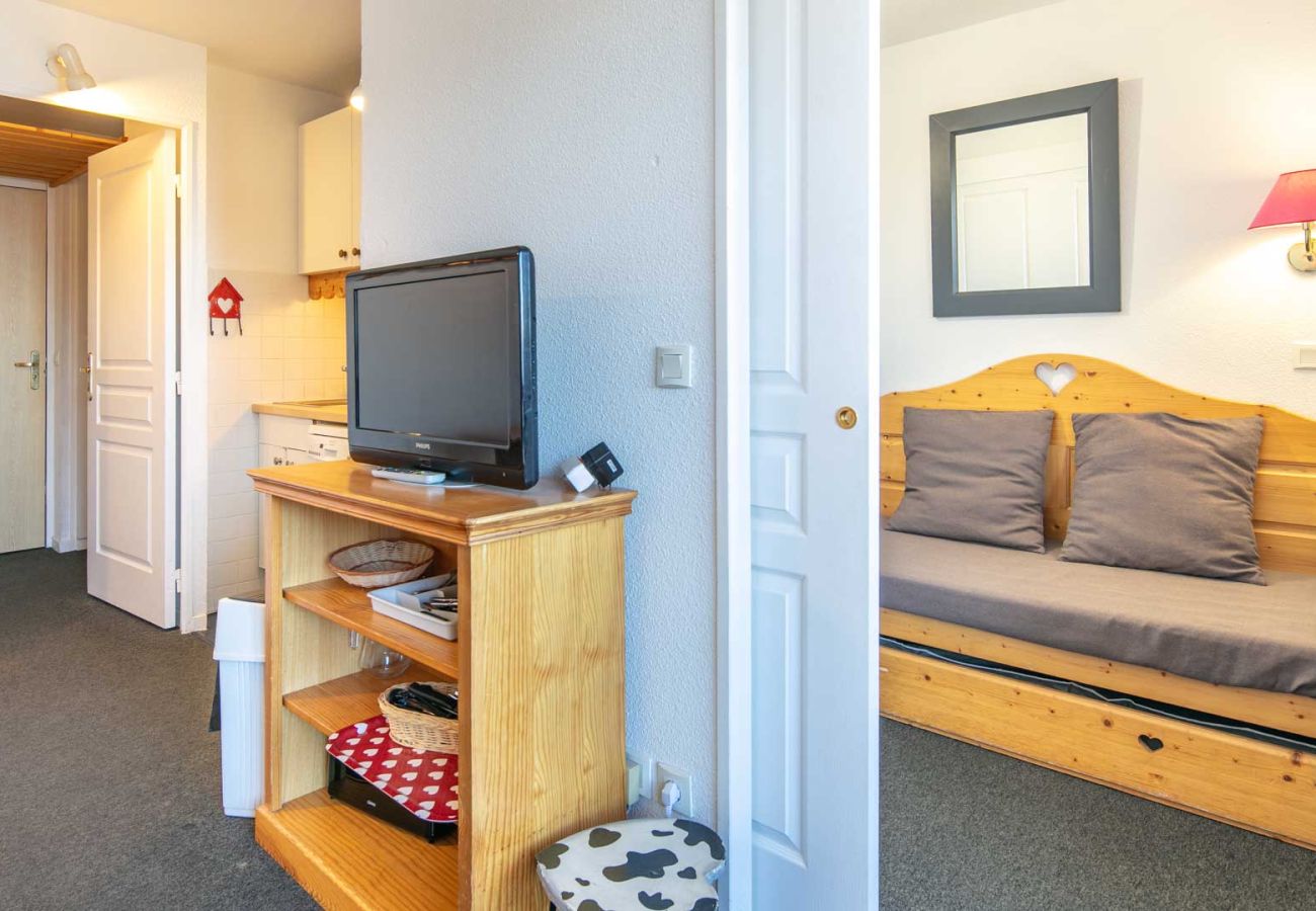 Studio in Risoul - Charming studio apartment with balcony, sleeps 4, mountain view