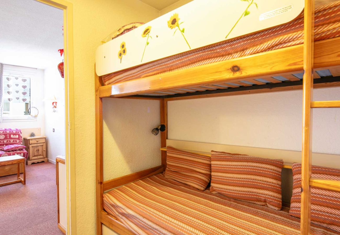 Studio in Villard-de-Lans - Studio cabin, sleeps 4, balcony