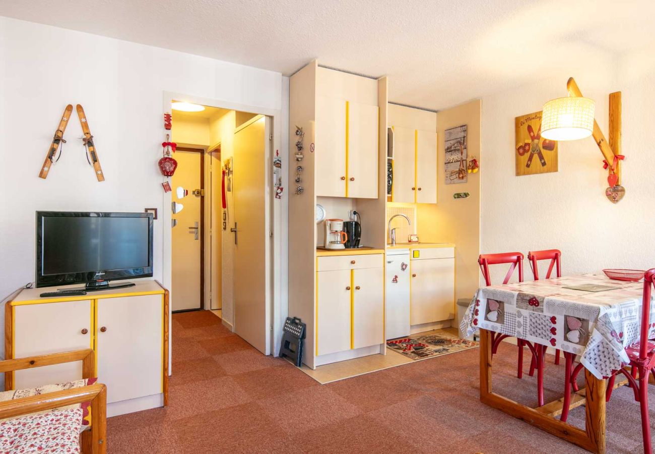 Studio in Villard-de-Lans - Studio cabin, sleeps 4, balcony