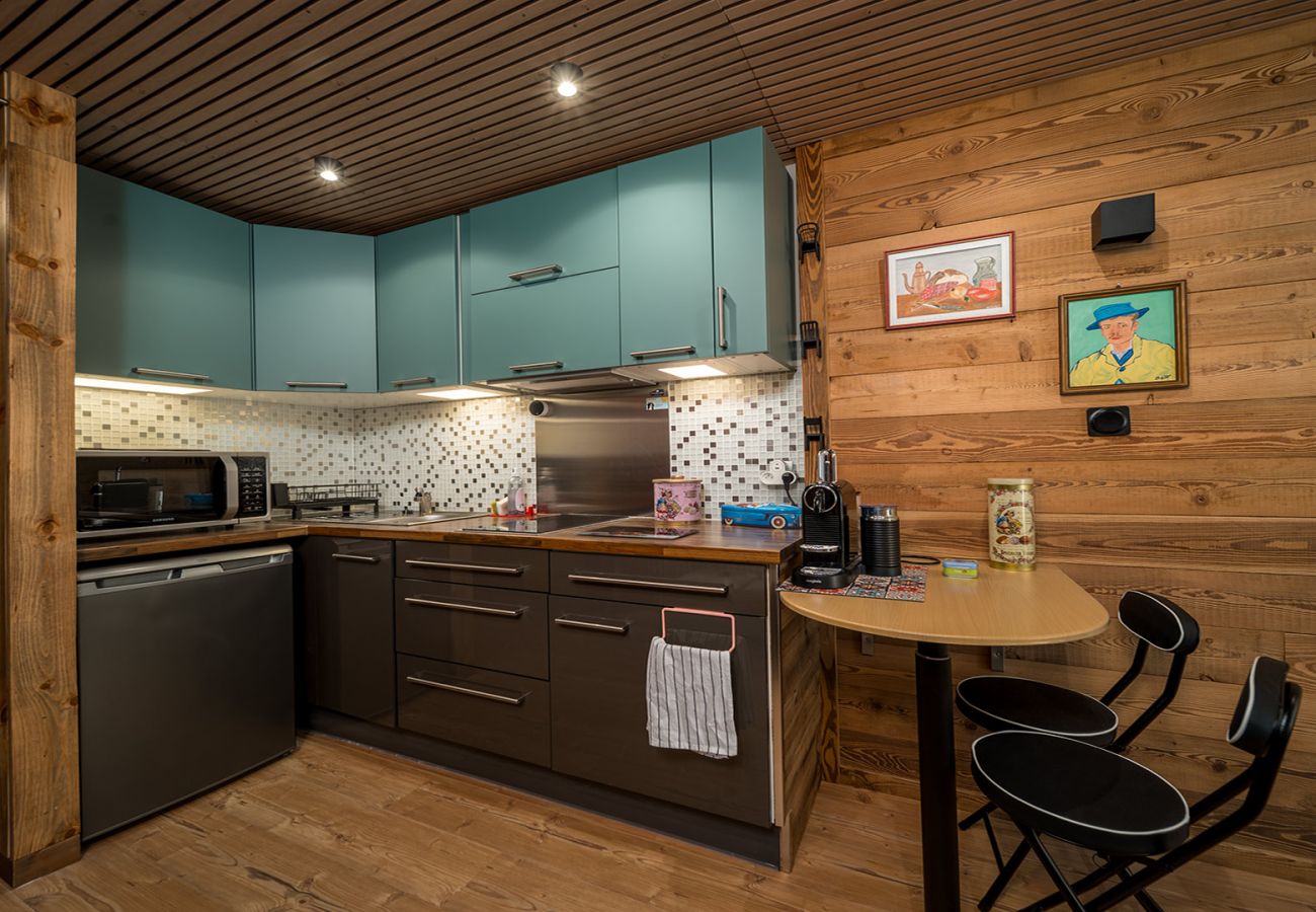 Studio in Allos - Beautifully renovated studio apartment, sleeps 4, mountain view