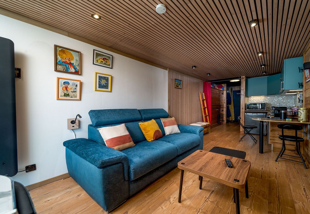 Studio in Allos - Beautifully renovated studio apartment, sleeps 4, mountain view