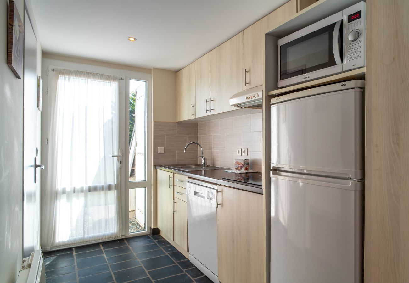 Apartment in Guidel - Ocean view apartment, sleeps 5