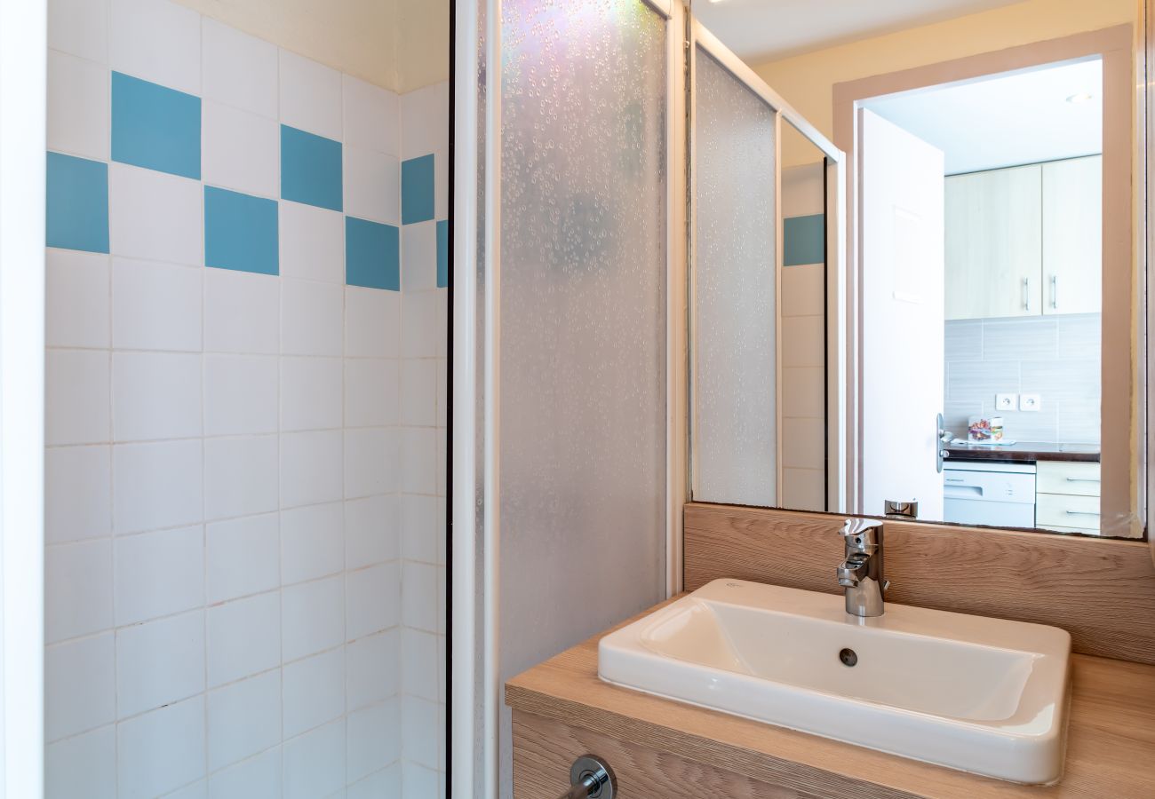 Apartment in Guidel - Ocean view apartment, sleeps 5