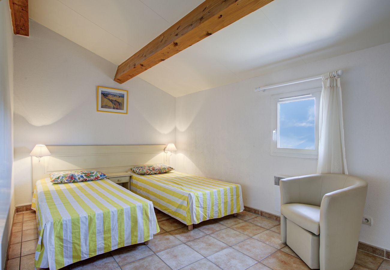 House in Homps - Villa 6 pers with garden in residence with swimming pool