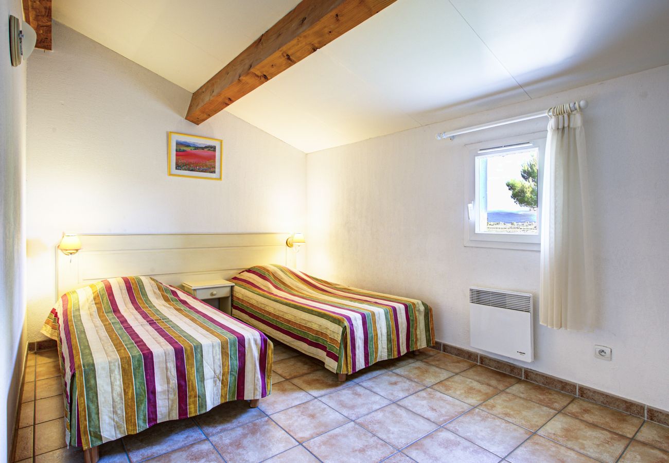 House in Homps - Villa 6 pers with garden in residence with swimming pool