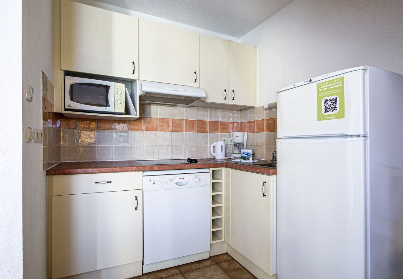 House in Homps - Villa 6 pers with garden in residence with swimming pool