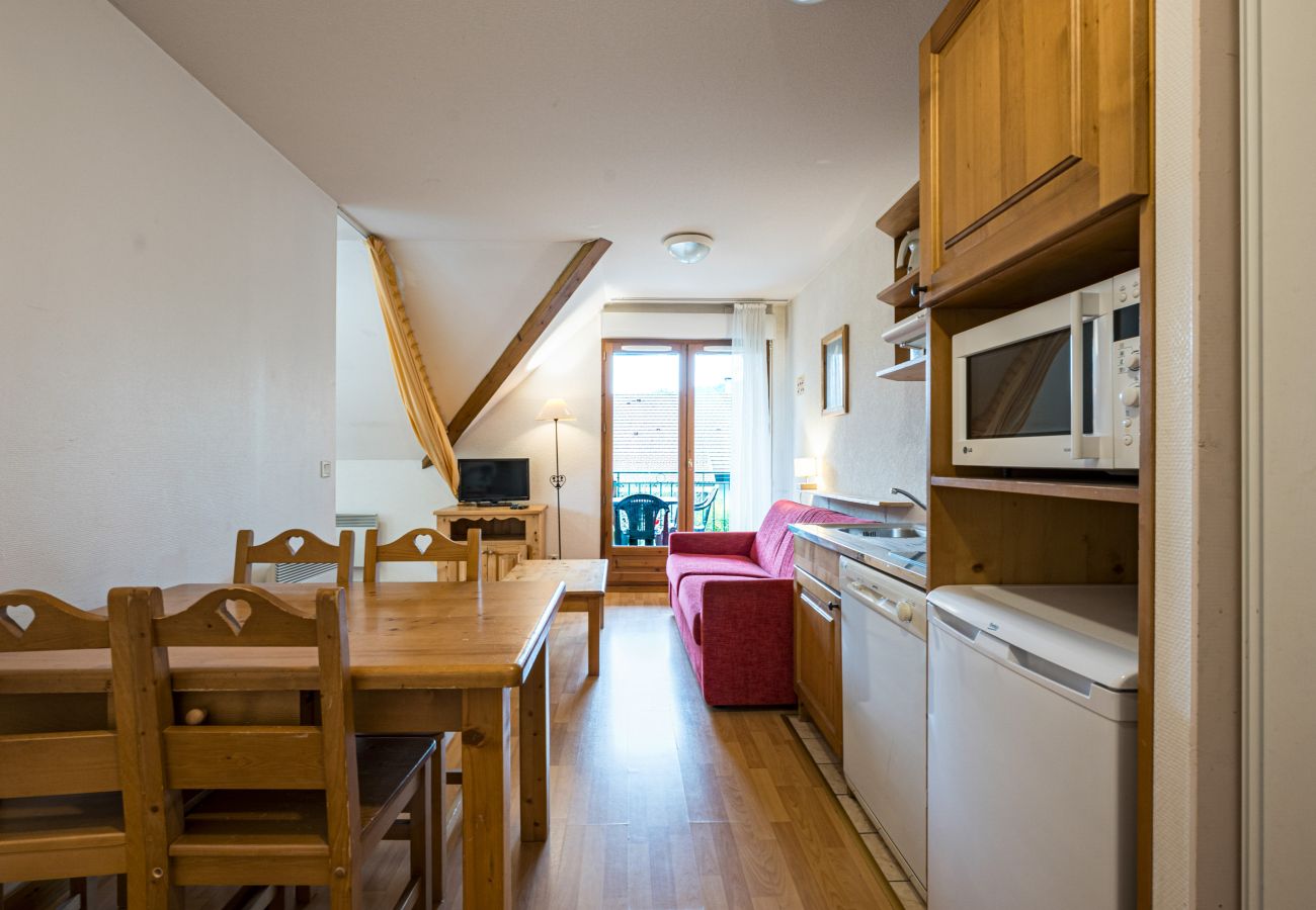 Studio in Giez - Cute studio apartment, sleeps 4, mountain view