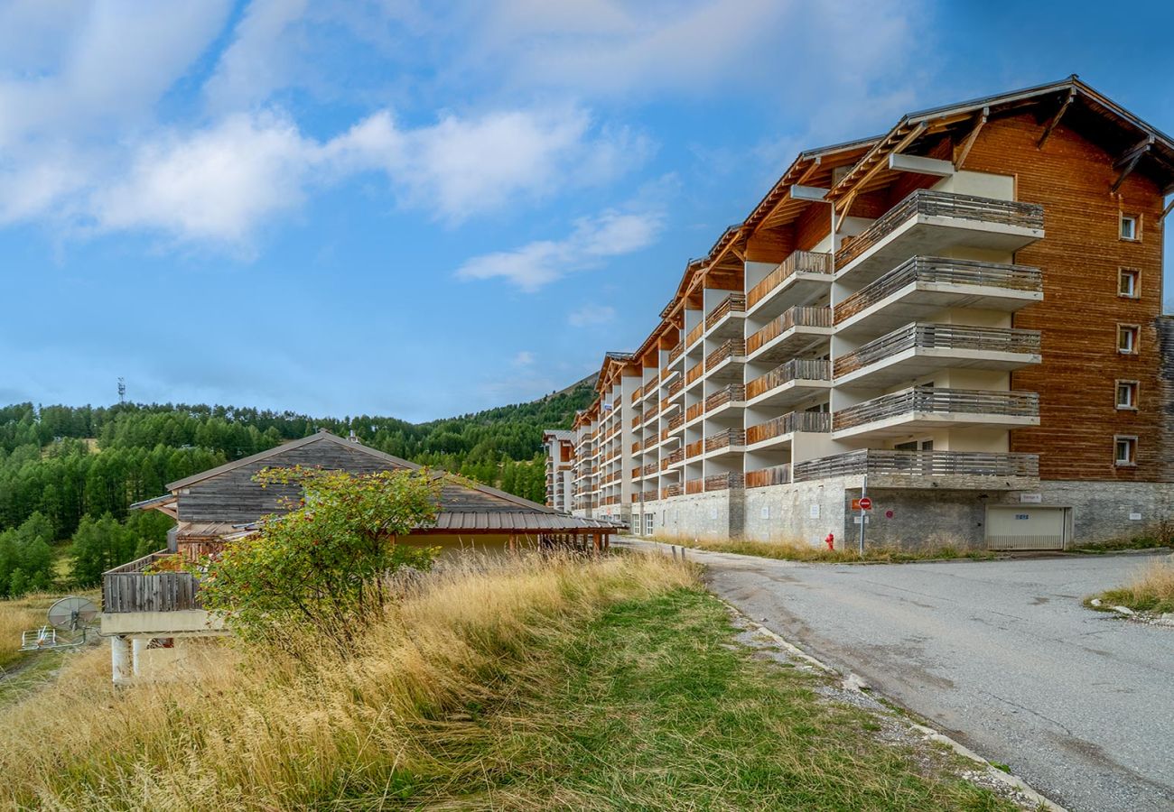 Apartment in Allos - Charming Apart for 6 near the Ski Slopes