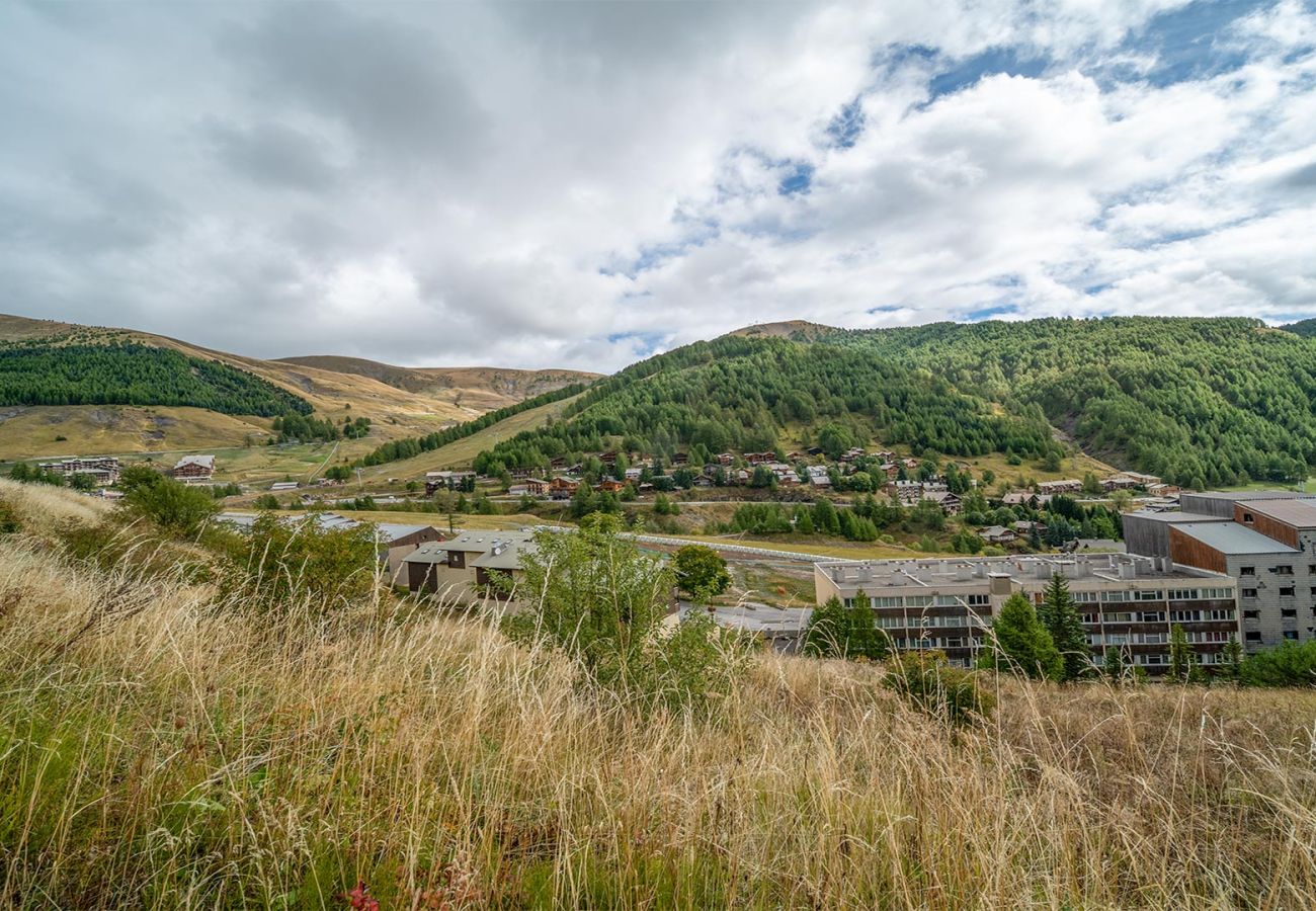 Apartment in Allos - Charming Apart for 6 near the Ski Slopes
