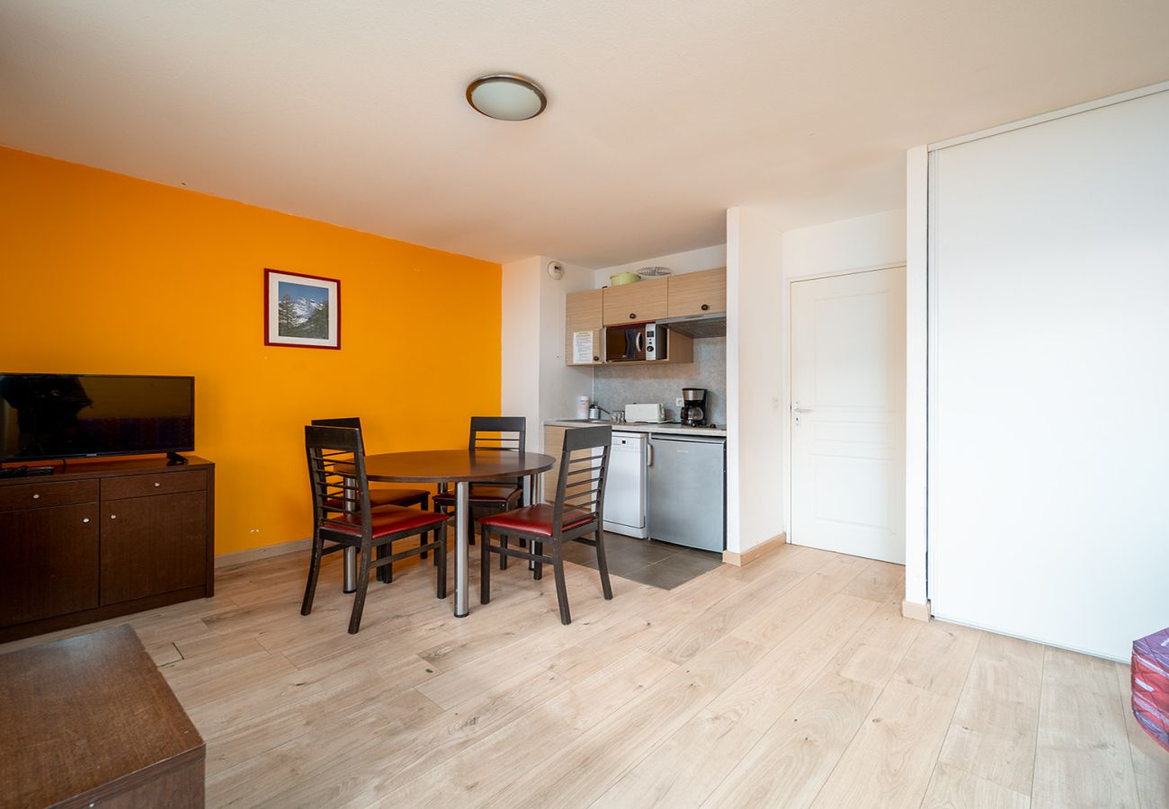 Apartment in Allos - Charming Apart for 6 near the Ski Slopes
