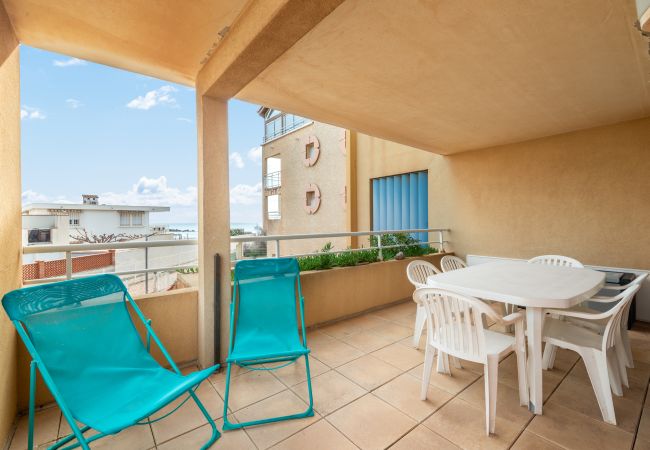 Apartment in Sérignan - apartment with sea view, sleeps 6, balcony