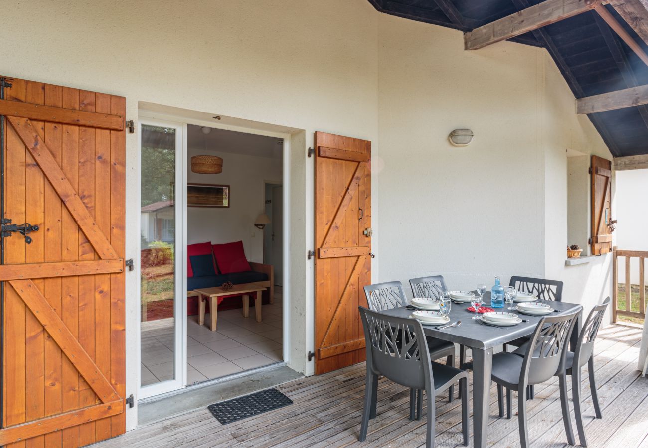 Villa in Ondres - Charming House for 6 in Residence with Pool