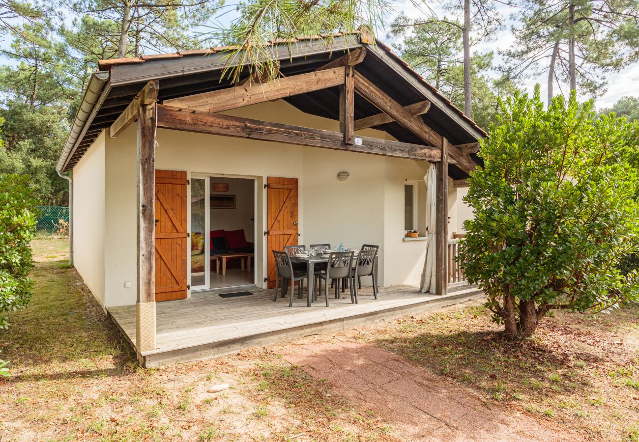 Villa in Ondres - Charming House for 6 in Residence with Pool