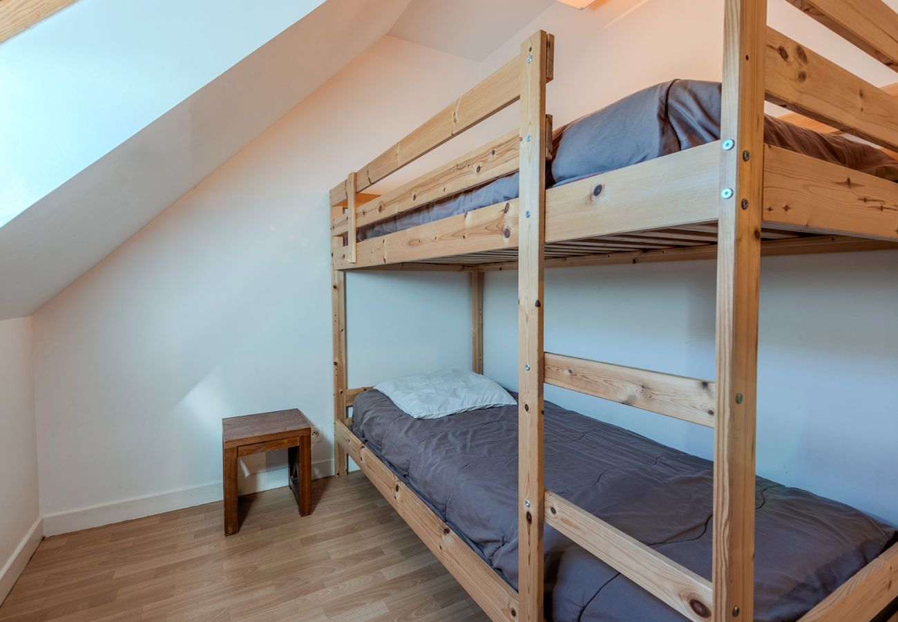 Apartment in Saint-Nic - House for 4 pers in residence with pool