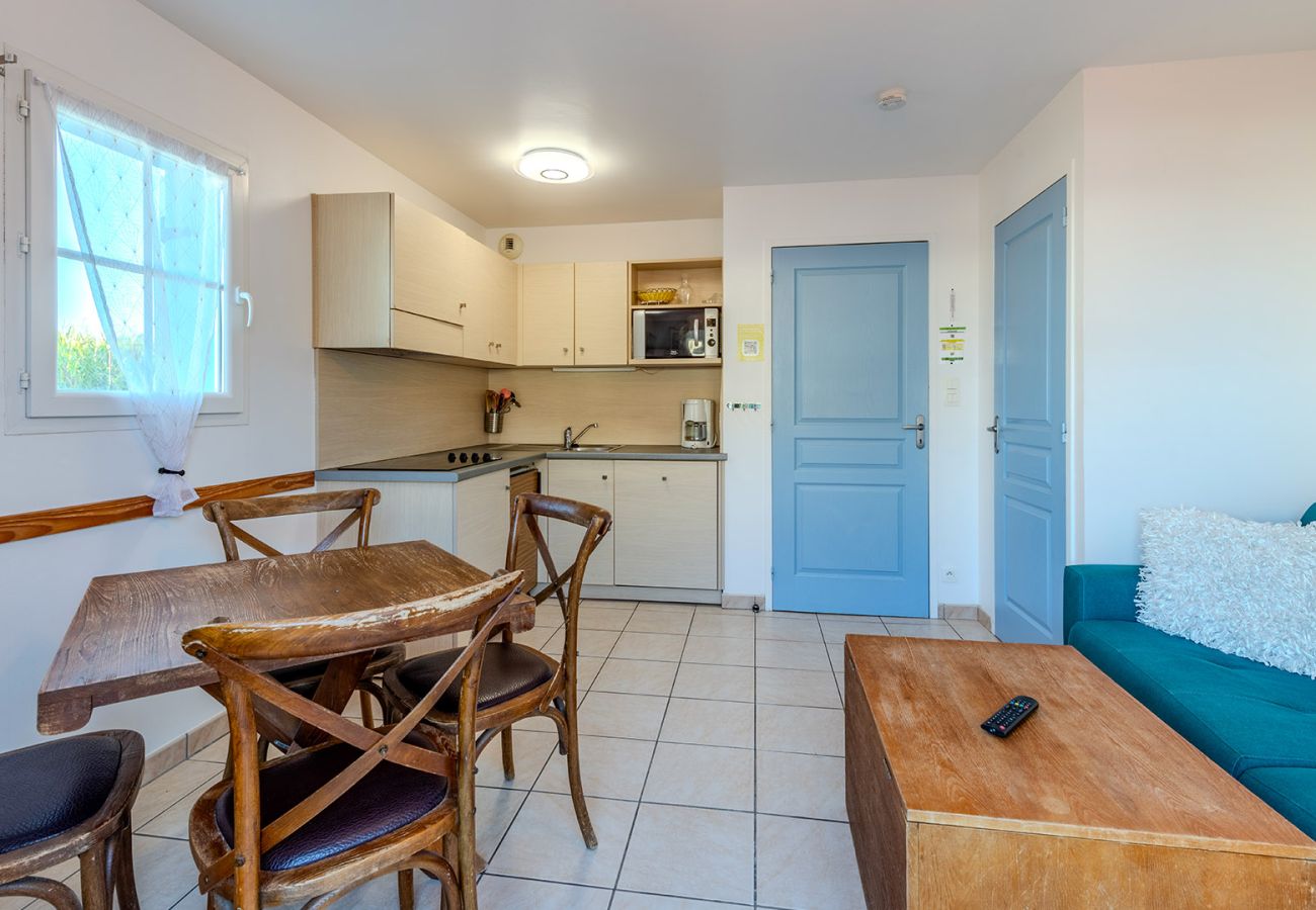 House in Saint-Nic - Charming home with a cozy outdoor space, ideal for 4 pers