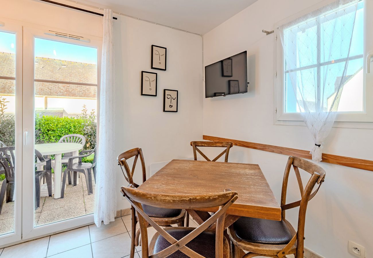 House in Saint-Nic - Charming home with a cozy outdoor space, ideal for 4 pers