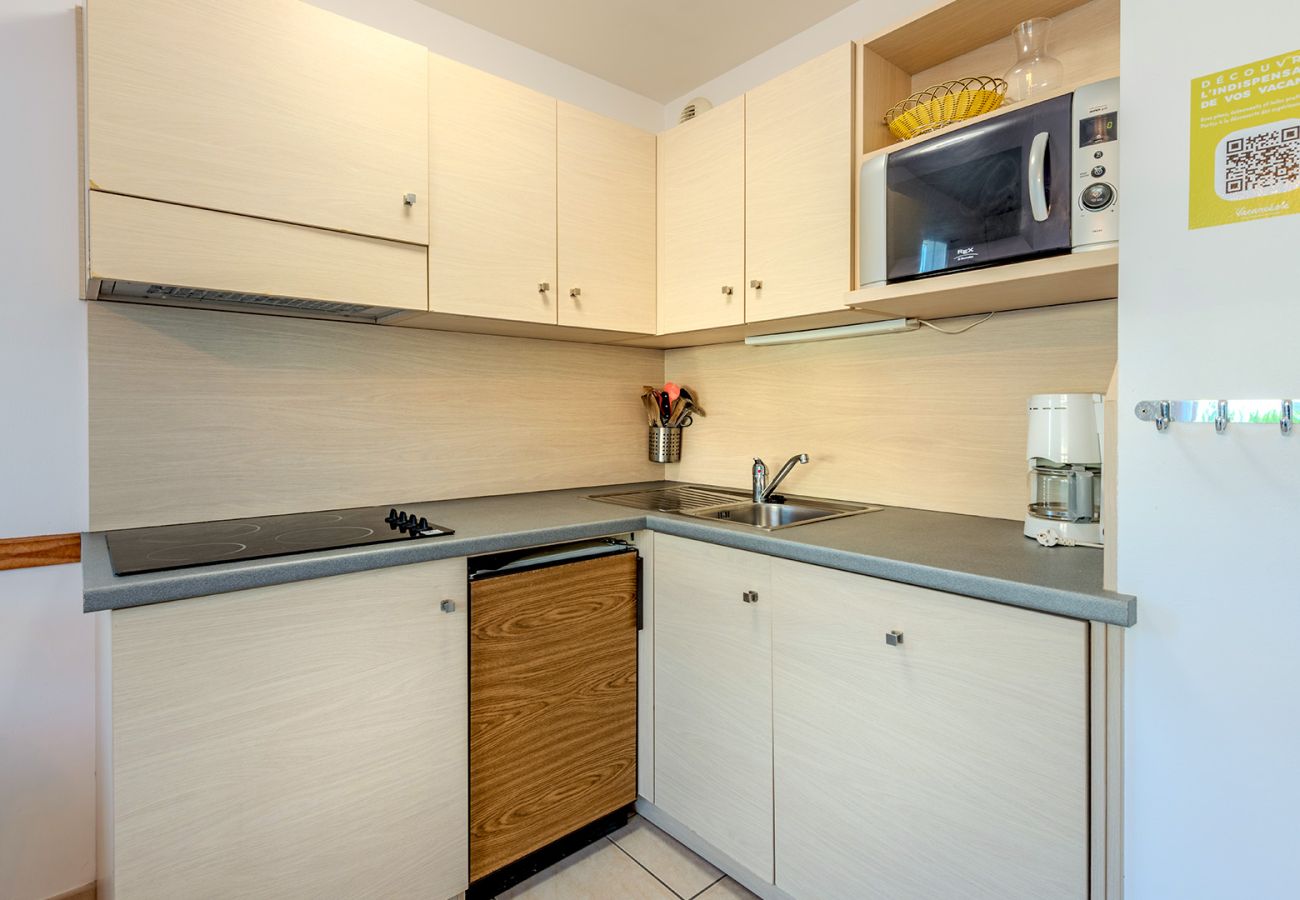 House in Saint-Nic - Charming home with a cozy outdoor space, ideal for 4 pers