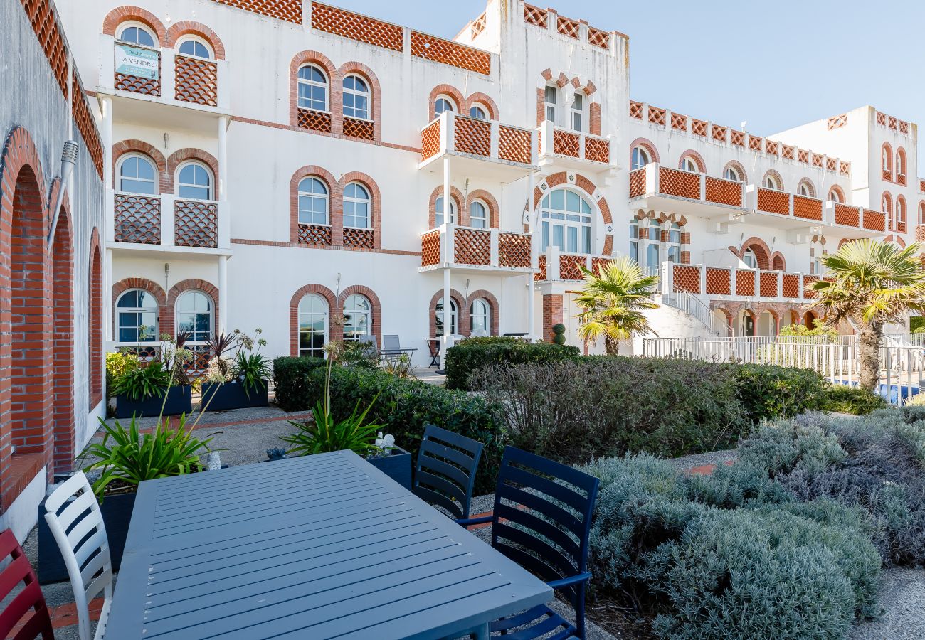 Apartment in La Tranche-sur-Mer - Nice Apt 5 pers near the beach with pool