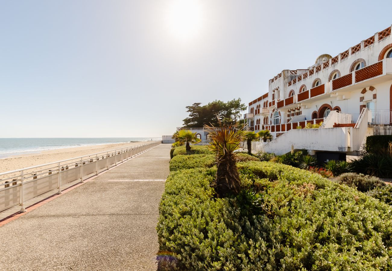 Apartment in La Tranche-sur-Mer - Nice Apt 5 pers near the beach with pool