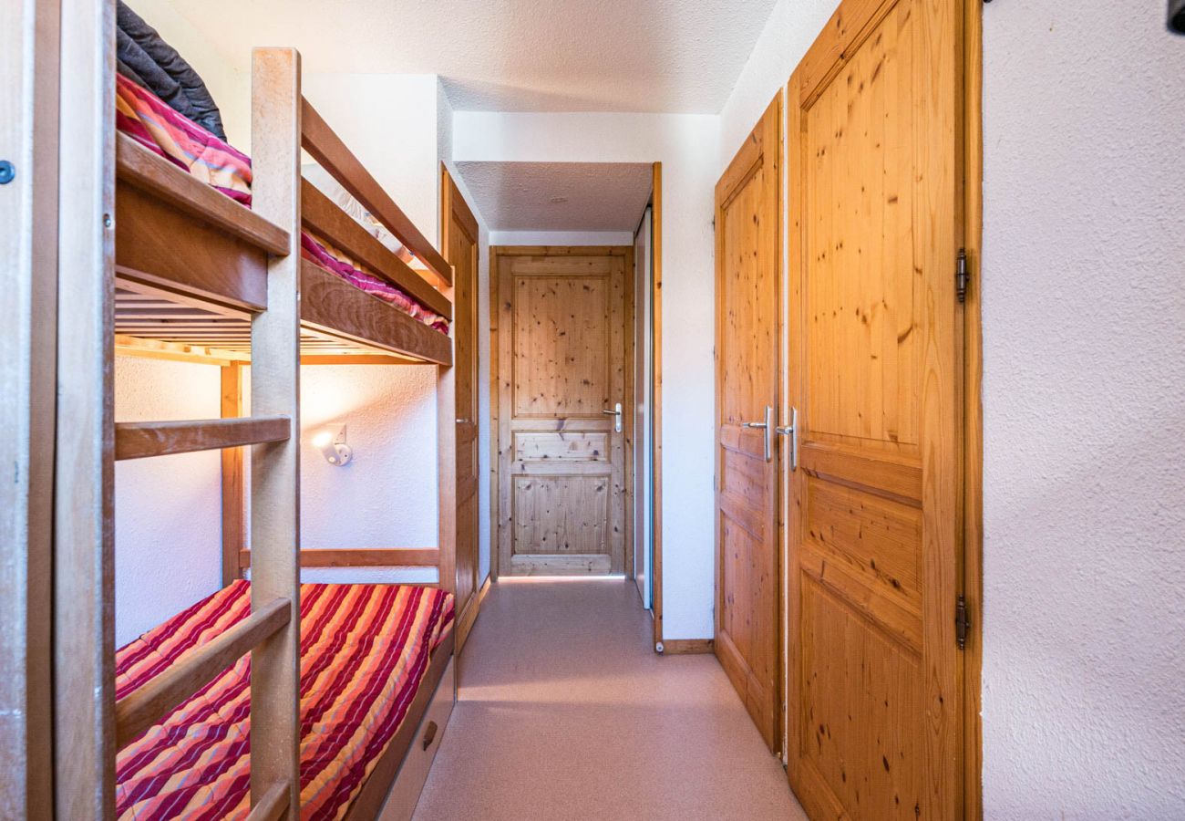 Apartment in Morillon - Apartment with ski slope view, sleeps 6, balcony