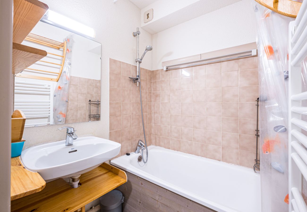 Apartment in Morillon - Nice Apt for 8 pers near the slopes