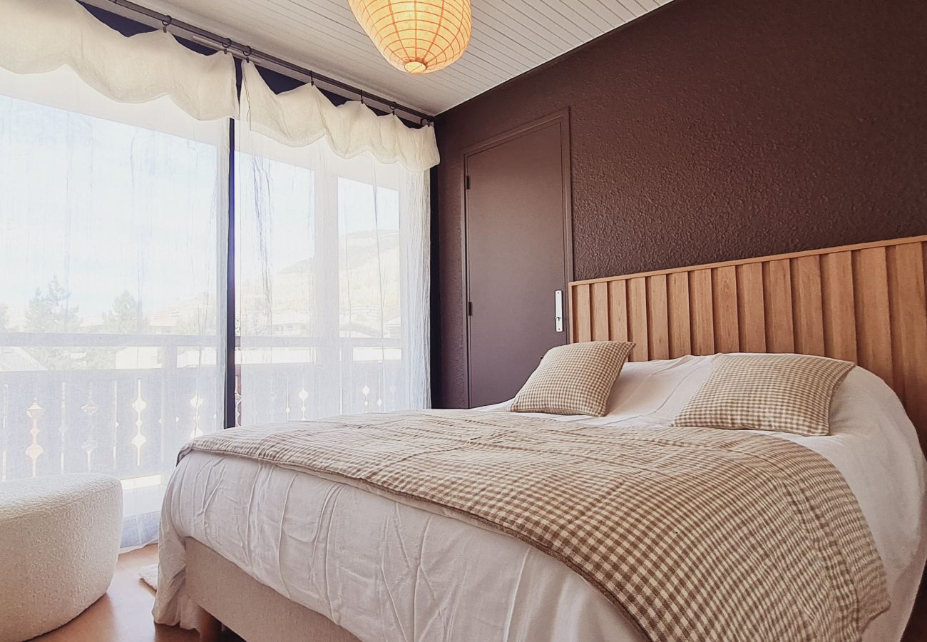 Apartment in Les Deux Alpes - Stunning apartment in the heart of the resort, sleeps 4, balcony