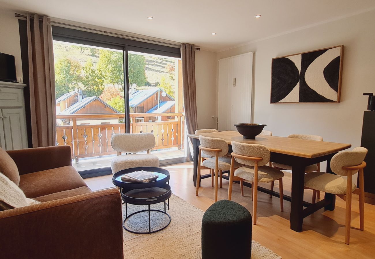 Apartment in Les Deux Alpes - Stunning apartment in the heart of the resort, sleeps 4, balcony