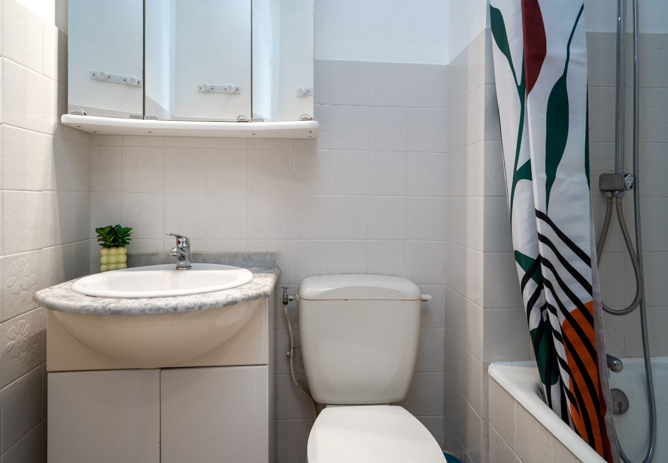 Studio in Le Grau-du-Roi - Renovated studio apartment, sleeps 4, balcony