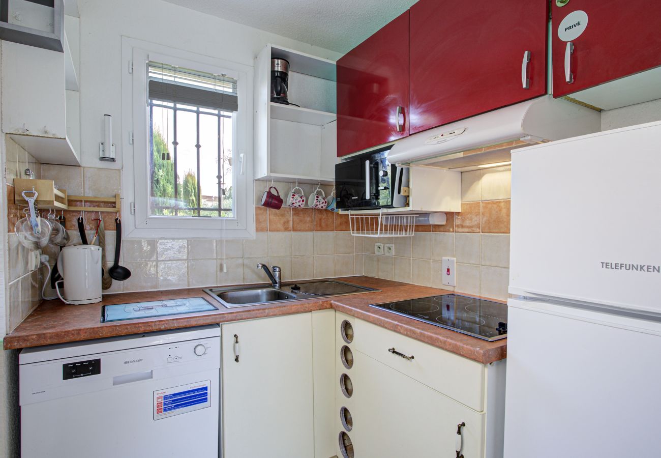 Villa in Homps - Charming villa with garden for 6 pers