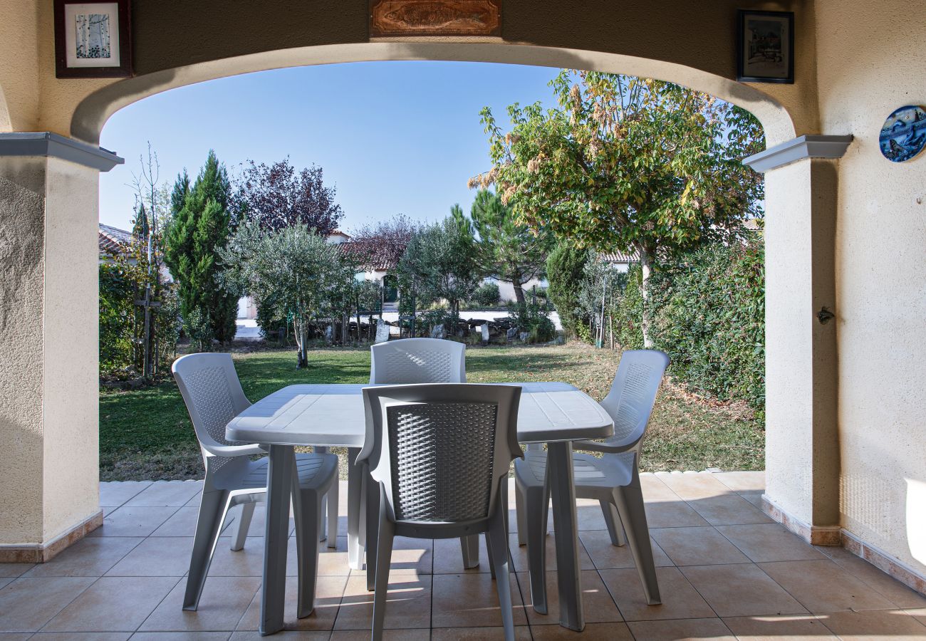 Villa in Homps - Charming villa with garden for 6 pers