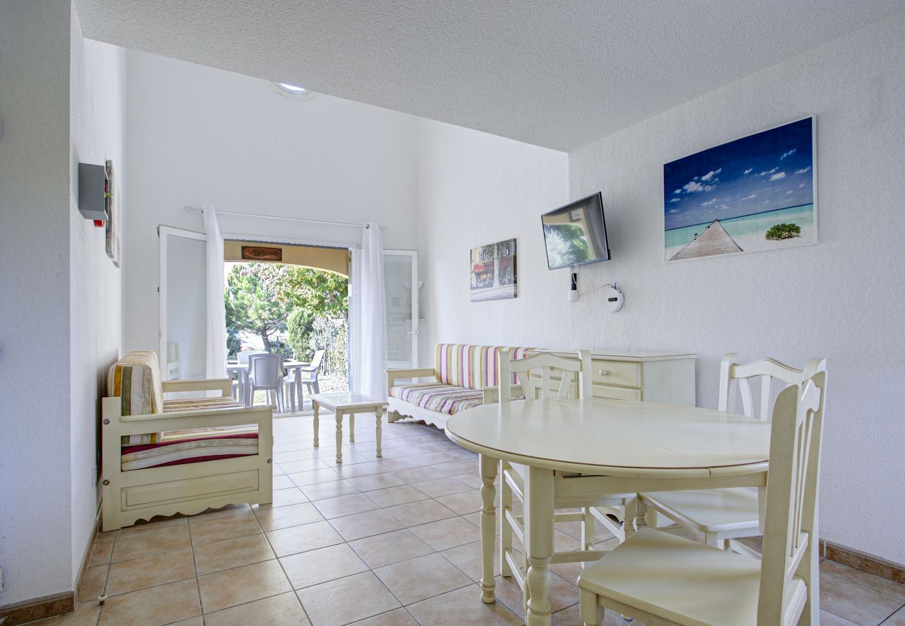 Villa in Homps - Charming villa with garden for 6 pers