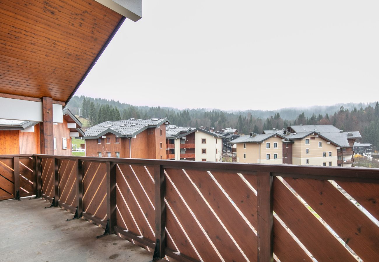 Apartment in Morillon - Splendid apartment, 3 bedrooms, sleeps 6, balcony with mountain views