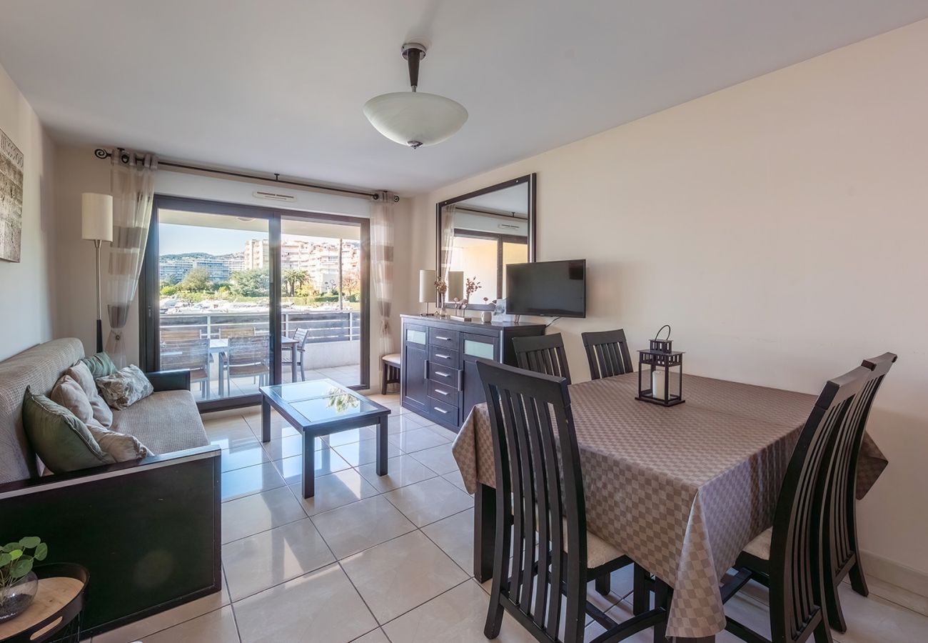 Apartment in Mandelieu-la-Napoule - nice Apt for 6 pers near the Marina