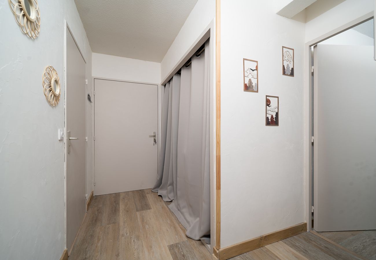 Apartment in Allos - Nice Apt for 5 pers near the slopes