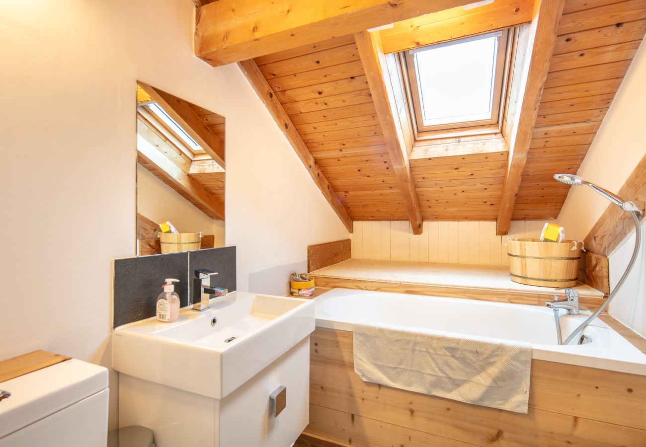 Chalet in Morillon - Cottage for 8 pers on the edge of Lac Bleu