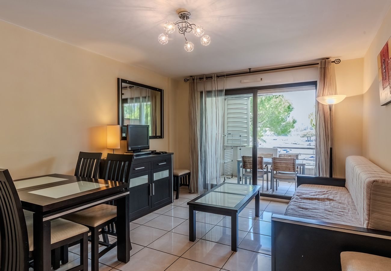 Apartment in Mandelieu-la-Napoule - Nice Apt for 4 pers Marina view