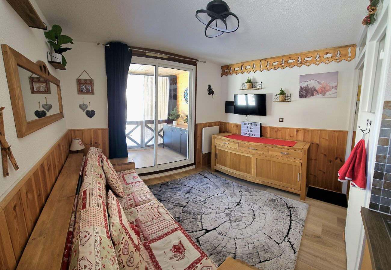 Studio in Allos - Studio with loggia, sleeps 4, mountain view