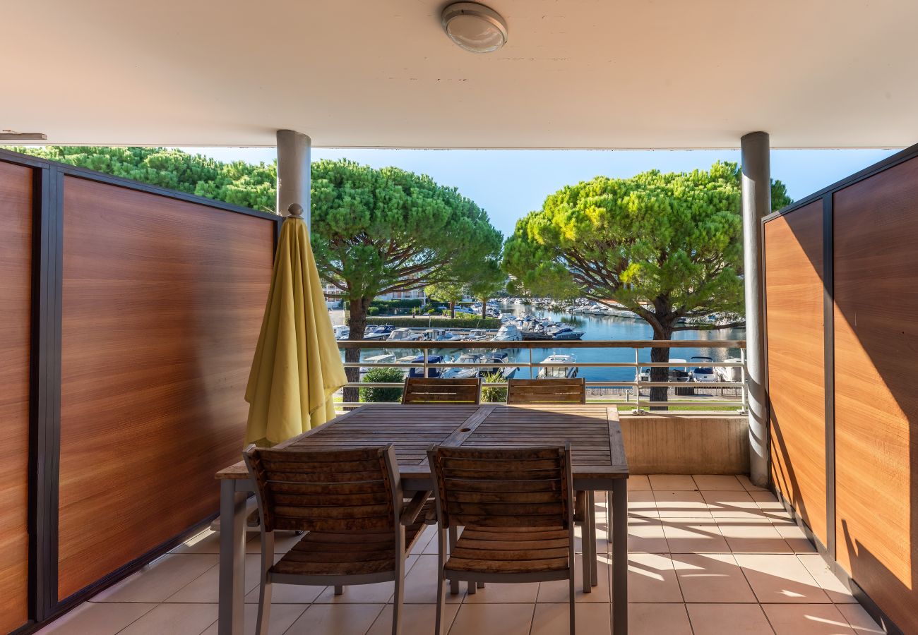 Apartment in Mandelieu-la-Napoule - Apartment with sea view, sleeps 4, balcony