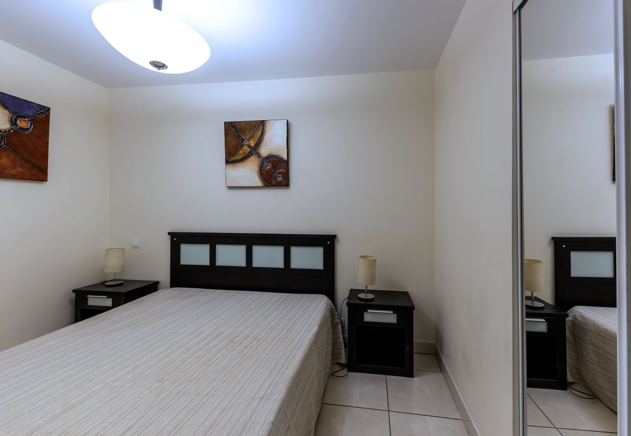 Apartment in Mandelieu-la-Napoule - Apartment with sea view, sleeps 4, balcony