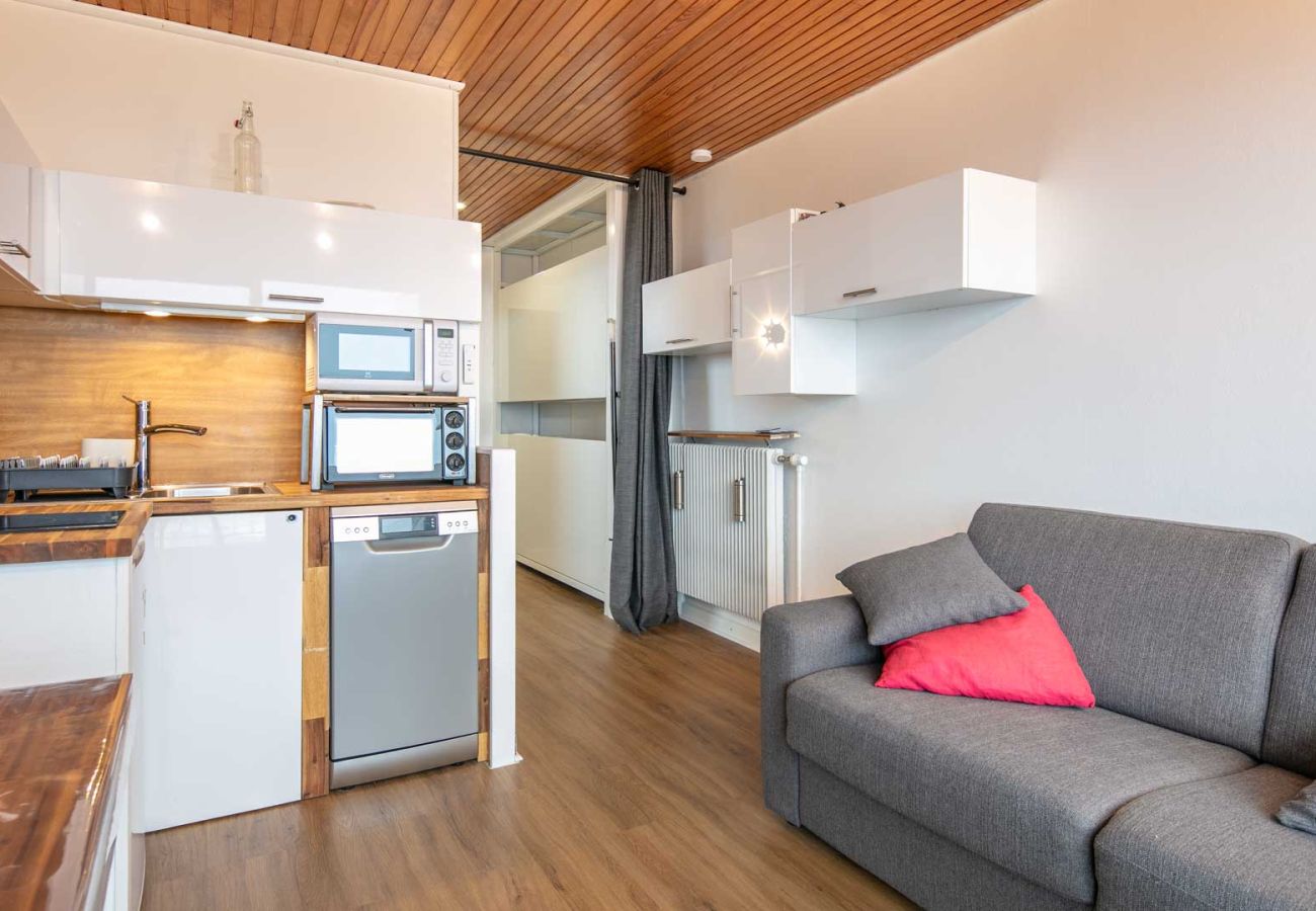 Apartment in Chamrousse - Nice Apt for 6 pers near the slopes