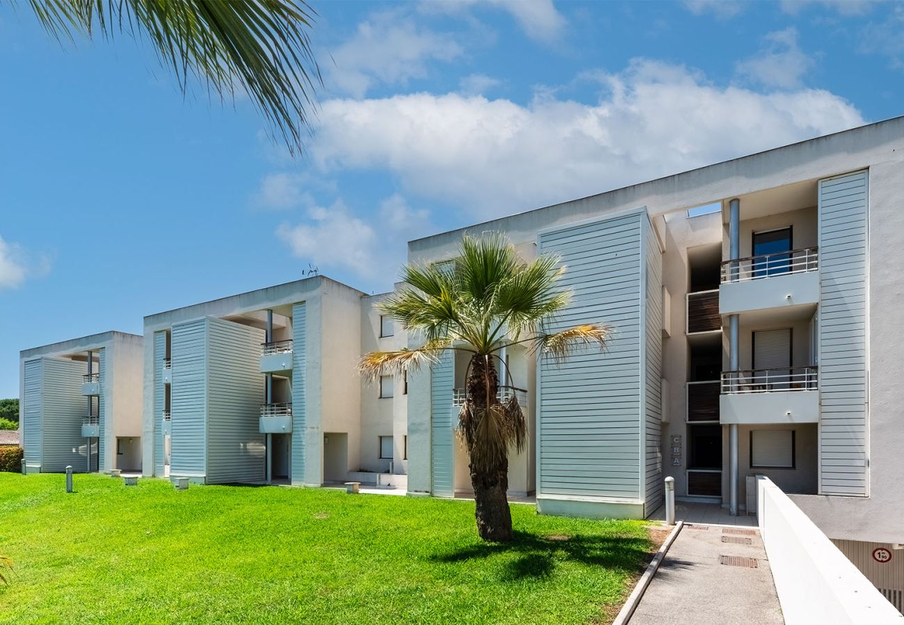 Apartment in Mandelieu-la-Napoule - Nice Apt 4 pers air-conditioned