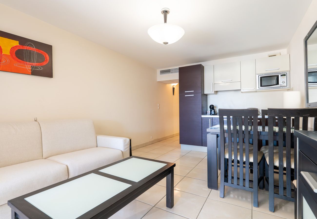 Apartment in Mandelieu-la-Napoule - Nice Apt 4 pers air-conditioned