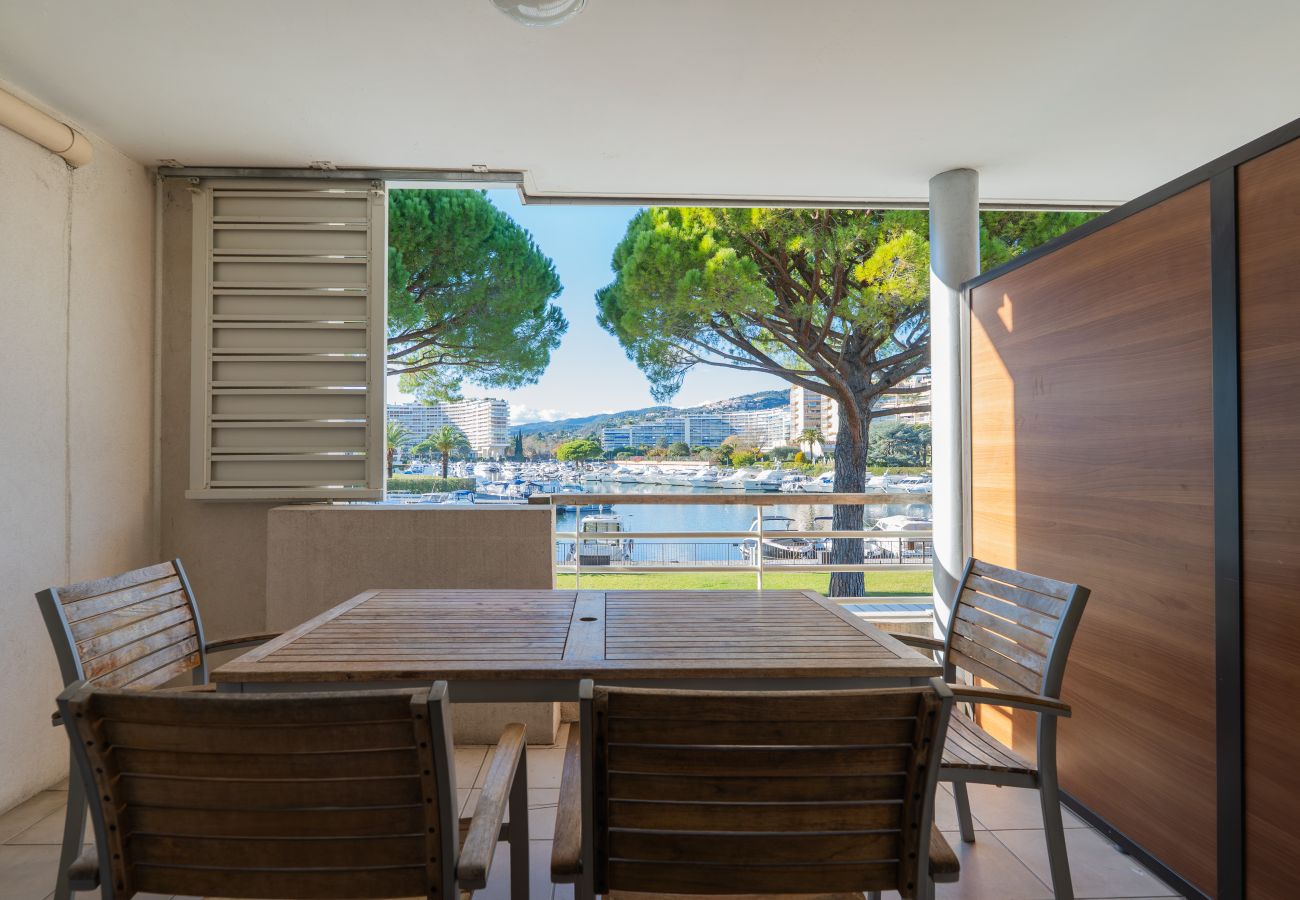 Apartment in Mandelieu-la-Napoule - Nice Apt 4 pers air-conditioned