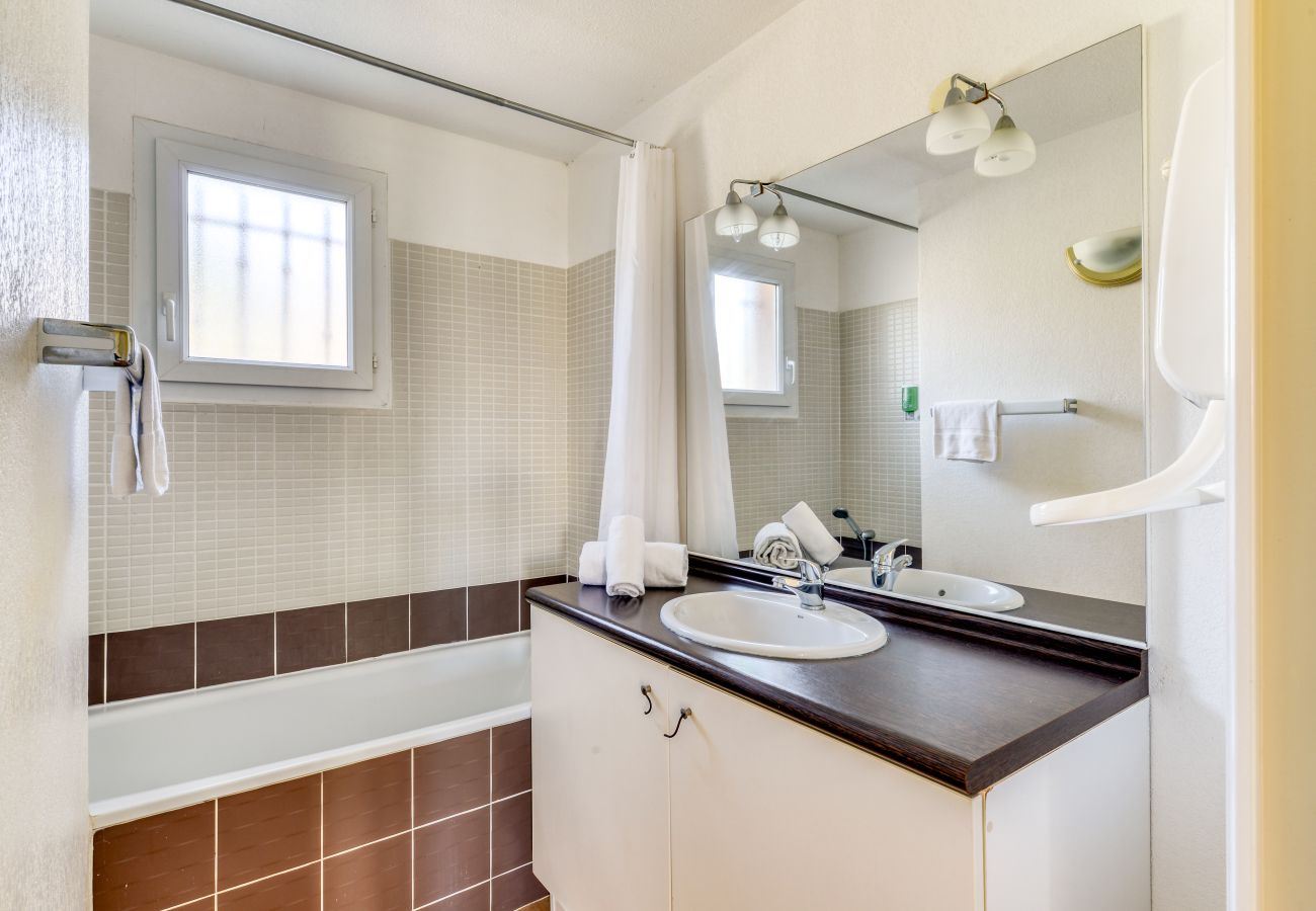 Villa in Homps - Charming villa with garden for 6 pers