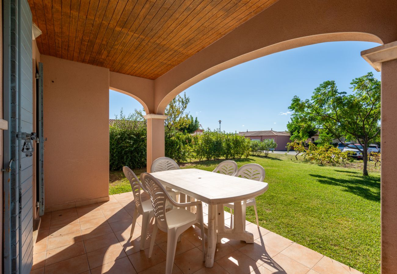 Villa in Homps - Charming villa with garden for 6 pers